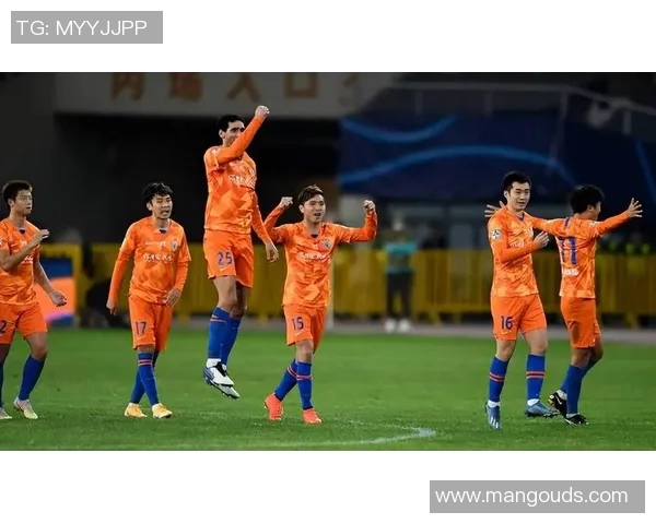 中超焦点战鲁能对决权健激战即将上演球迷期待精彩对抗 中超焦点战鲁能对决权健激战即将上演球迷期待精彩对抗