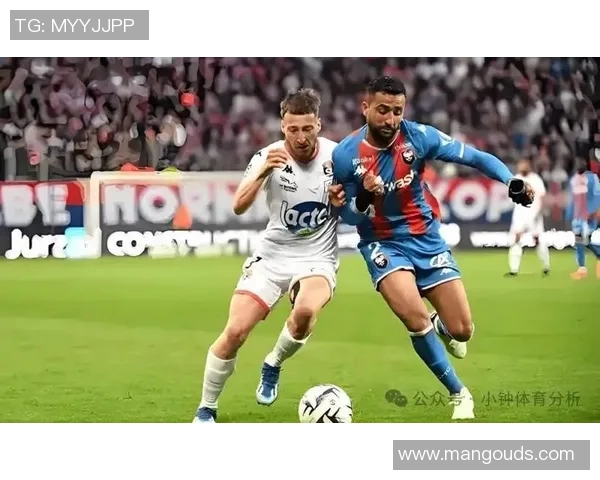 亚眠与克莱蒙激战正酣比分胶着双方争夺关键三分