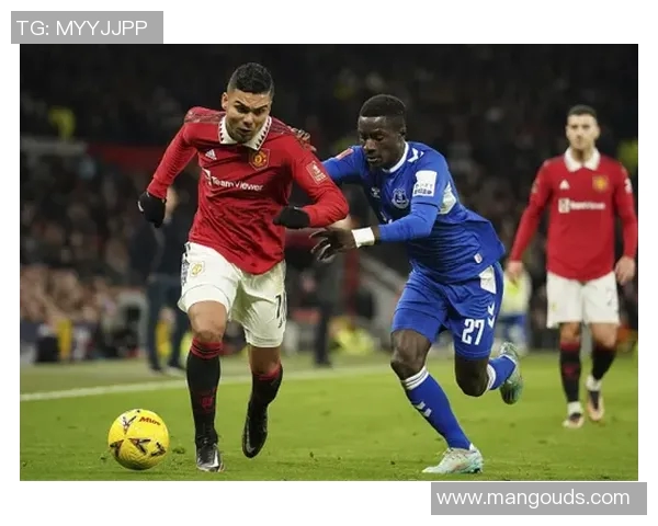 曼联女足迎战阿森纳强强对决引发球迷热议与期待 曼联女足迎战阿森纳强强对决引发球迷热议与期待