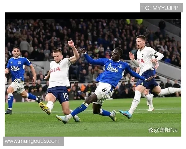 明天凌晨曼联对阵热刺的精彩对决值得期待球迷们的热情将再度燃起