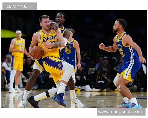 湖人对国王2020赛季精彩回顾与关键时刻分析 湖人对国王2020赛季精彩回顾与关键时刻分析