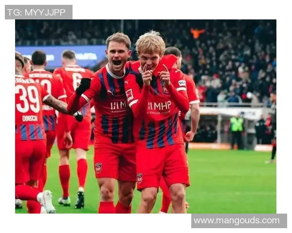 2019年墨尔本胜利与珀斯光荣的精彩对决回顾与分析 2019年墨尔本胜利与珀斯光荣的精彩对决回顾与分析