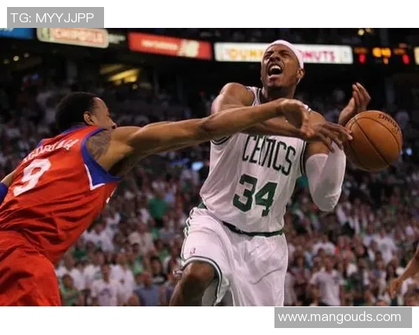 勇士与七十六人激战正酣谁能在季后赛中笑到最后