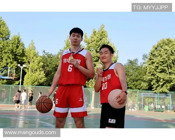 张庆鹏：从篮球场到人生舞台的奋斗与蜕变之路