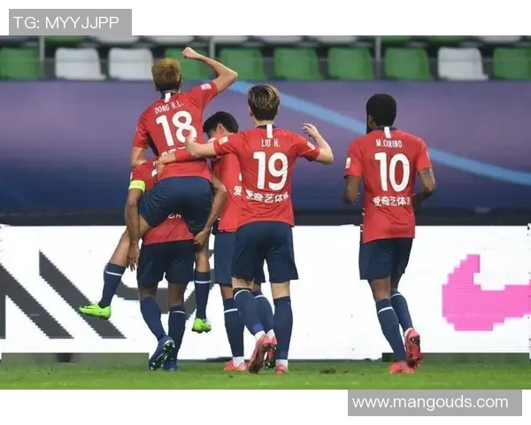 重庆足球队逆袭之路的真实记录与感人故事